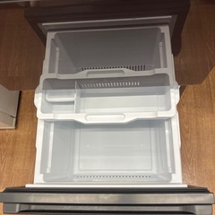 Hisense 3ドア冷蔵庫の画像