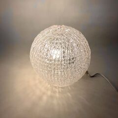 stp-3663　ニトリ　テーブルランプ　シェード模様　材質：アクリル　ボールランプ　丸いランプ　インテリアライト　照明　ライト　ボール型　照明器具　おしゃれの画像