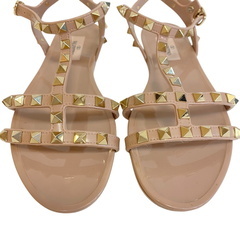 ヴァレンティノ VALENTINO 23 サンダル スタッズ フラットサンダル ピンクベージュの画像