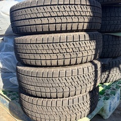 2021年製バリ溝13インチスタッドレスタイヤホイールセットの画像