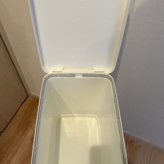 分別ゴミ箱の画像