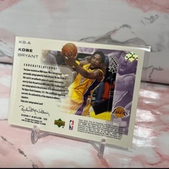 コービー・ブライアント　Kobe Bryant　直筆サイン＋パッチの画像