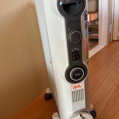 Delonghi オイルヒーター　デロンギ　HJ0812の画像