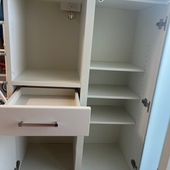 ニトリ　鏡面　キッチンボードの画像