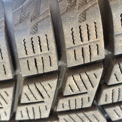 スタッドレスタイヤの画像