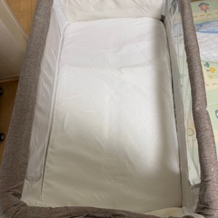UBRAVOOのベビーベッドの画像