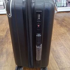 ★リユースのサカイ水戸店★ ニュートリップ キャリーケース ブラック H56×D24×W36 クリーニング済み MT6775の画像