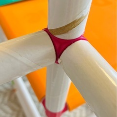 ジャングルジム　すべり台　白いわんぱくジムの画像