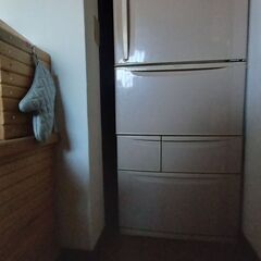 日立の大型冷蔵庫の画像