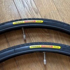 ロードバイク　サドル、ペダル、タイヤの画像