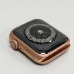 Apple Watch Series 5/GPS+セルラー/40mm/A2156/ゴールド〈MWQ72J/A〉の画像