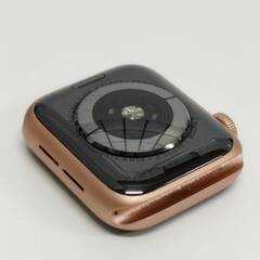 Apple Watch Series 5/GPS+セルラー/40mm/A2156/ゴールド〈MWQ72J/A〉の画像