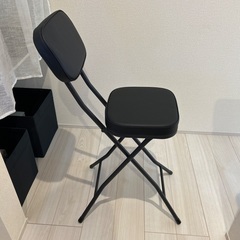 折りたたみ椅子です。の画像