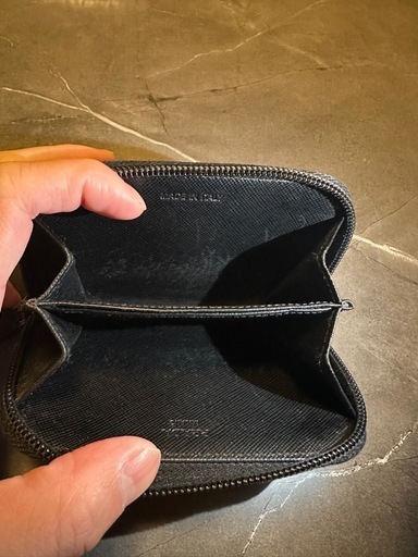 美品PRADA プラダ コンパクト ラウンドファスナー ウォレット　ナイロン 黒 美品PRADA プラダ コンパクト ラウンドファスナー ウォレット ナイロン 黒