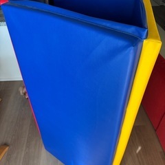 折りたたみ式体操マット 赤 青 黄 緑　240cm×120cm 厚さ5cmの画像