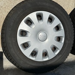 【㊗️ご成約🎊】【軽自動車用 145/80R13 オールシーズンタイヤ スノータイヤ GOOD YEAR Vector 4Seasons Hybrid M+S  MADE IN JAPAN スチールホイール付き 4本セット 】平成24年式 L375S型 タント グレード：X から取り外しました。＊ご不要なホイール等、自動車部品と交換可能な場合もありますのでお気軽にお問い合わせください。の画像