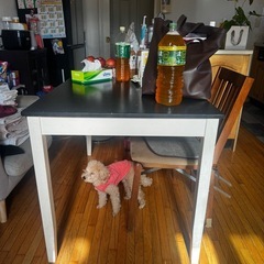 ダイニングテーブルの画像