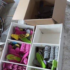 ビーチサンダル　大量　鼻緒無し　カラフル　素材　の画像