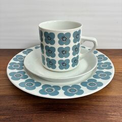 【年明けまで限定出品】Arabia　veera　トリオセット　カップ&ソーサー　ケーキプレート　アラビア　ヴェーラ　パン皿　ケーキ皿の画像