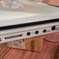 終了　防災･キャンプ･車中泊･入院　REGZA 東芝SD-P96DT ポータブルdvdプレーヤー　地デジ　取説･リモコン新品･他付属品付きの画像