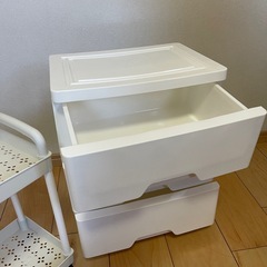 小型チェストの画像