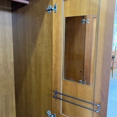 サ2512-142 ワードローブクローゼット 3枚扉 引き出し4段 キズ汚れはがれ有りの画像