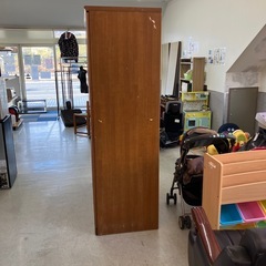 サ2512-142 ワードローブクローゼット 3枚扉 引き出し4段 キズ汚れはがれ有りの画像