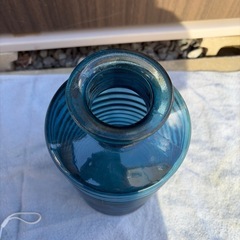 ブルートランスペアレントガラス花瓶の画像