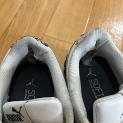 プーマ スニーカーの画像