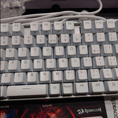 メカニカルキーボード　Redragon K552W-RGB-JPTI の画像