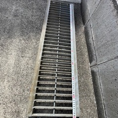 最終値下げ　グレーチング　排水溝カバー 100cmの画像