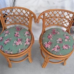 籐　回転いす　椅子　ダイニングテーブルの高さ位の画像