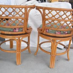 籐　回転いす　椅子　ダイニングテーブルの高さ位の画像