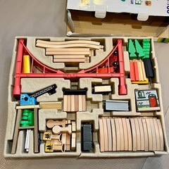 トイザらス　木製トレイン　イマジナリウム　メガバリュー　トレインセット　クレーン　木製レール　 電車　列車　BRIO ブリオ　　木製トーマス　プラレール　トミカ　　働く乗り物　働く車の画像