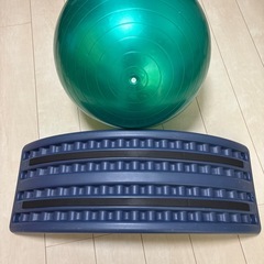 バランスボールとバランスボードのセットの画像