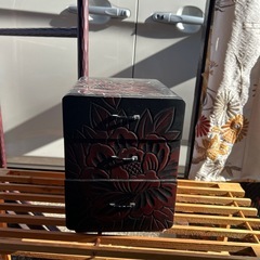 和物姿見、3段小物入れ、着物掛け(木彫り)の画像