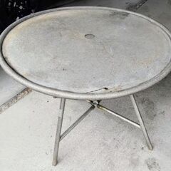  🍓 庭で心休まる☕️ひとときを／丸いテーブル⛱️取り付け可能／焼き肉パーティーの画像