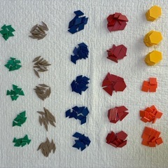 「Plastic Pattern Blocks 」と「パターンブロック タスクカード基本50選」の画像