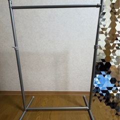 伸縮ハンガーラックの画像