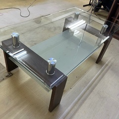 ガラステーブルの画像