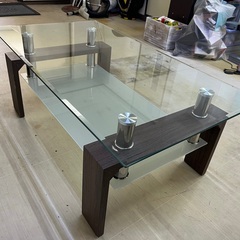 ガラステーブルの画像