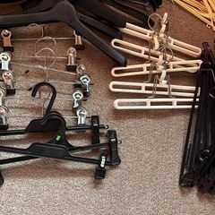 プラスチックハンガーの画像