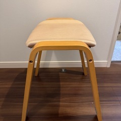 スツールの画像