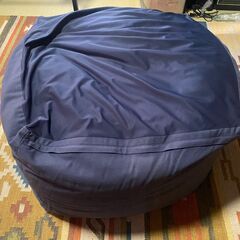 無印良品_体にフィットするクッション_ネイビーの画像