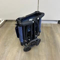 Goodbaby（グッドベビー）製のコンパクト折りたたみベビーカーの画像