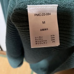 グリーンニットワンピースの画像