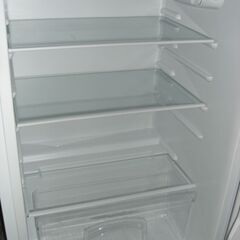 ★0228★（★1台限り★ジモティー特典あり★単身向けサイズの）ハイアール　2ドア冷蔵庫１３０L　２０２２年製　JR-N130B　47.4cm幅　白　高く買取るゾウ八幡東店の画像