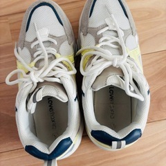 LOVETOXICスニーカーの画像