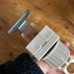 3COINS挟んで使うハンガー掛けの画像