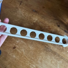 3COINS挟んで使うハンガー掛けの画像